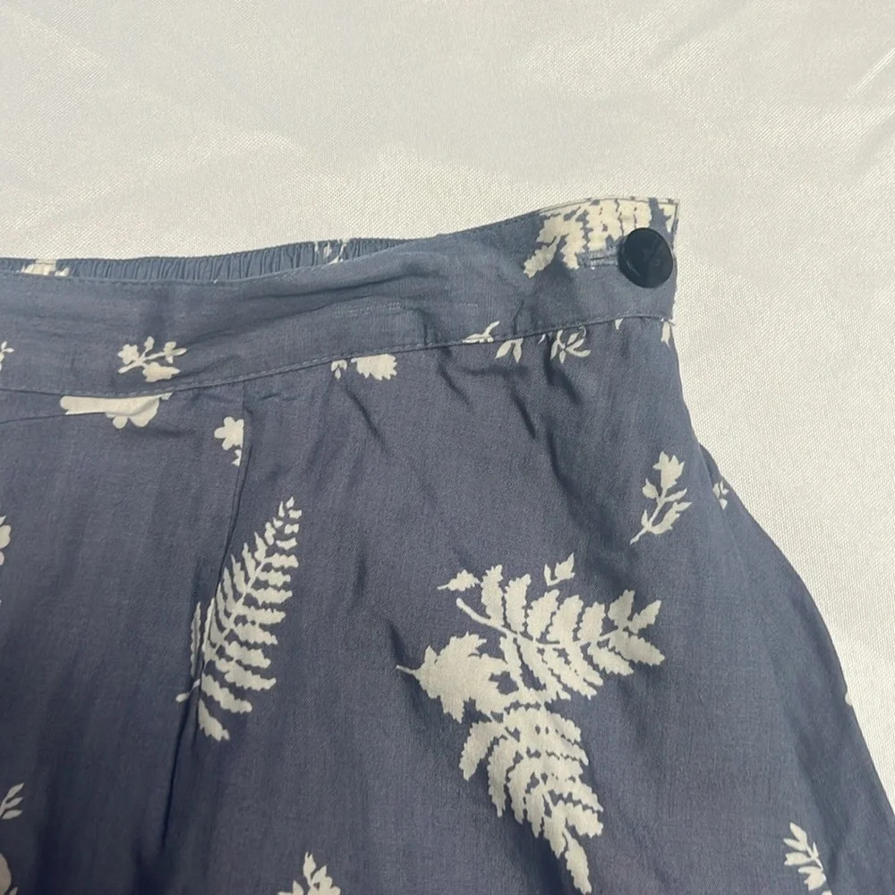 Elisabeth Petite Blue and White Leaf Print Botanical Skirt with Pockets - sz 14P - Picture 5 of 8